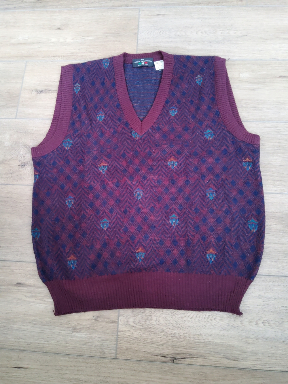 The Italian Sweater Co 30% Wool Old Money Patterned V-Neck Sweater Vest